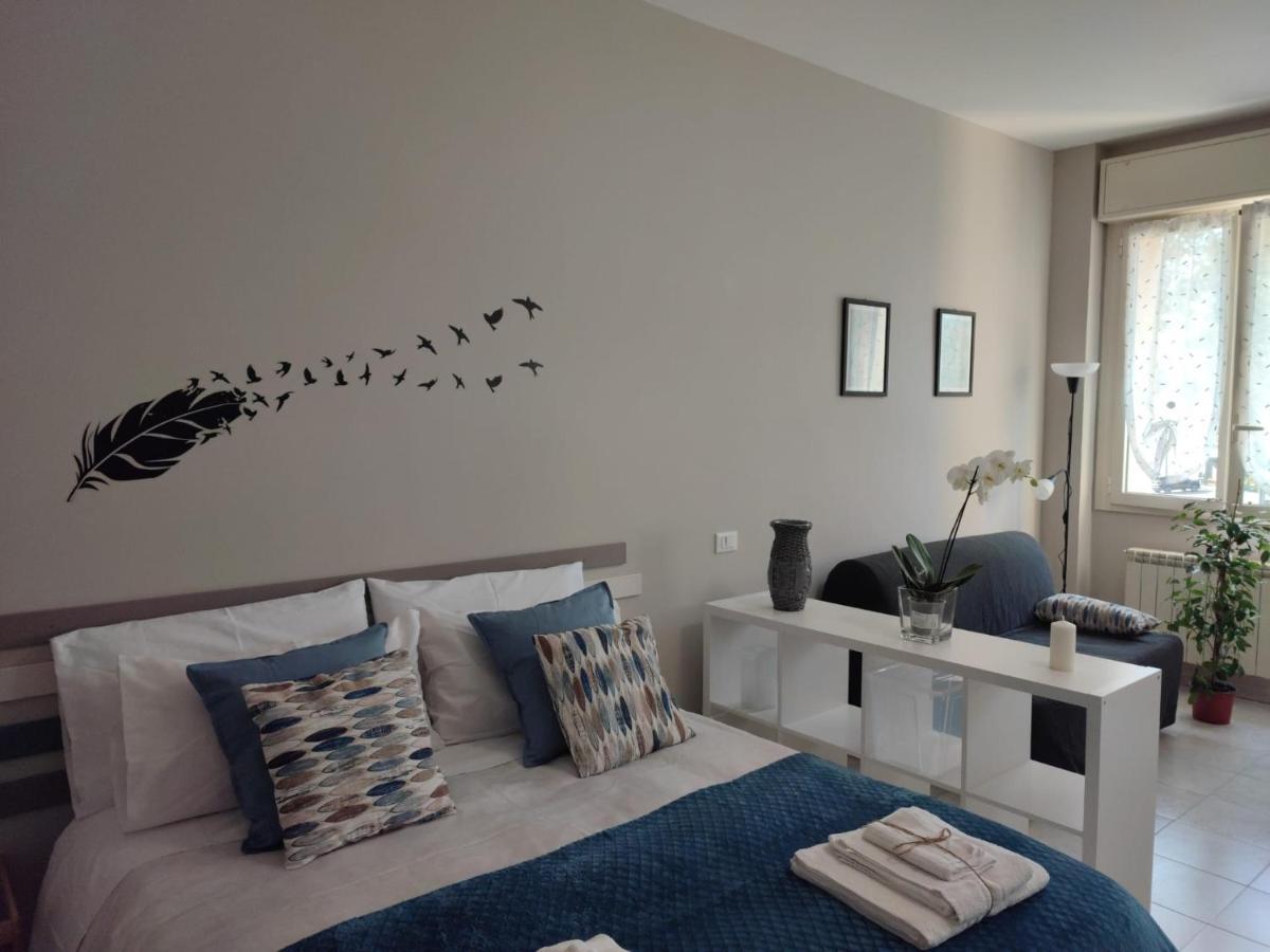 Happy Home Saronno Bagian luar foto