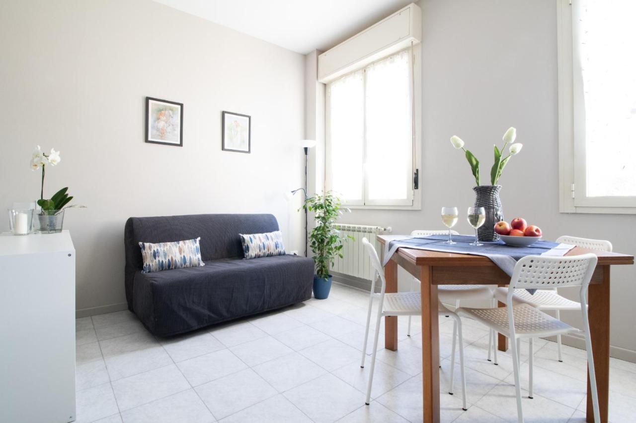 Happy Home Saronno Bagian luar foto