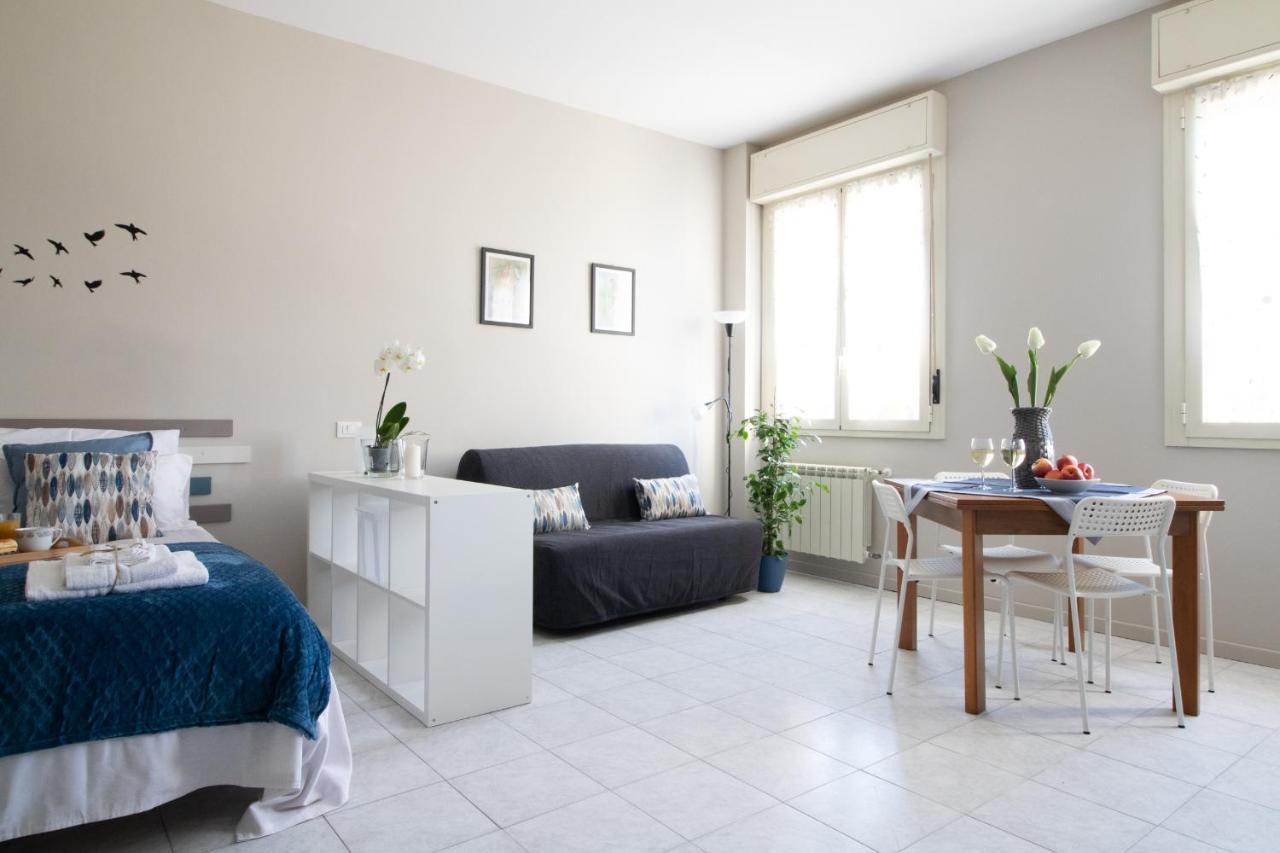 Happy Home Saronno Bagian luar foto