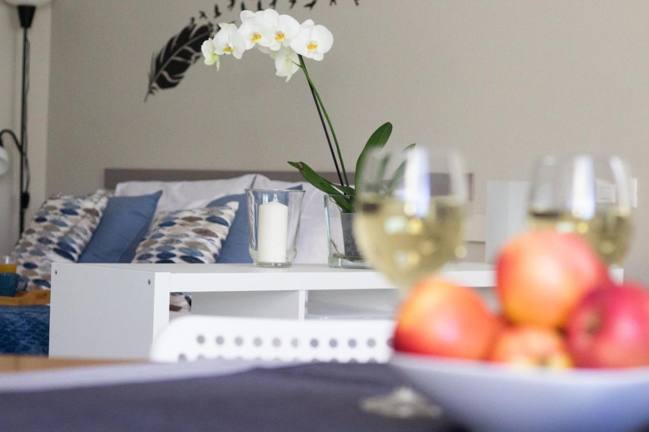 Happy Home Saronno Bagian luar foto