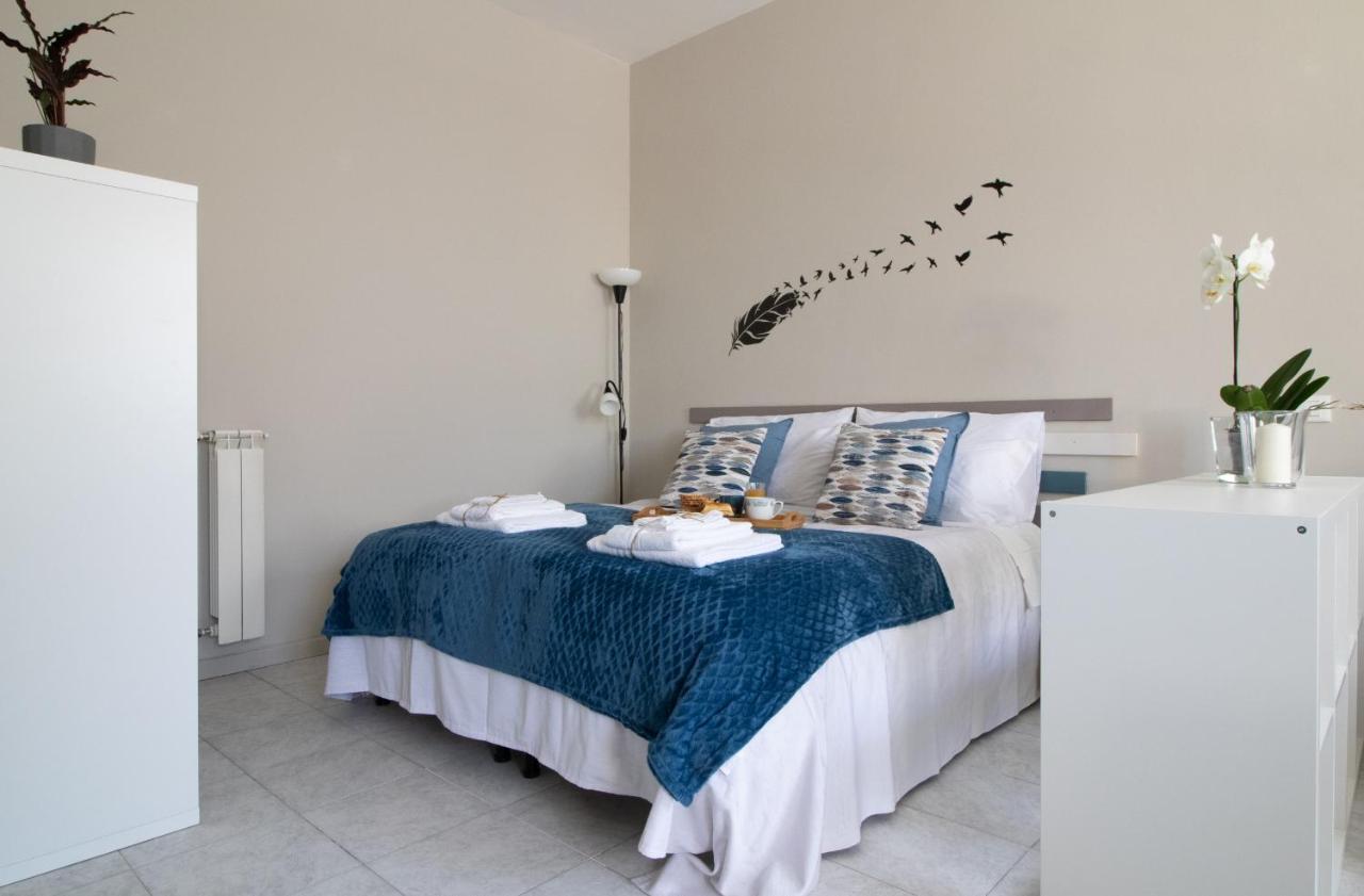 Happy Home Saronno Bagian luar foto
