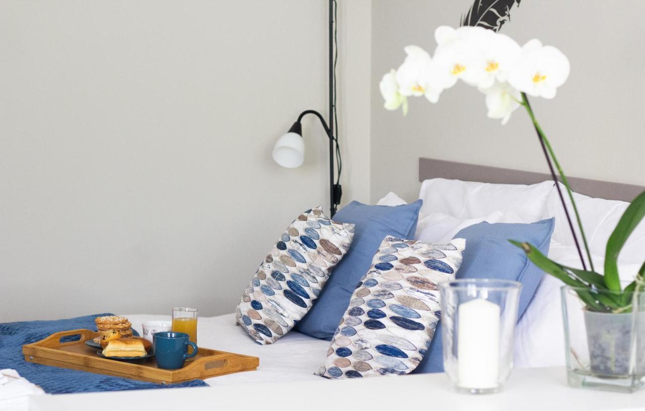 Happy Home Saronno Bagian luar foto