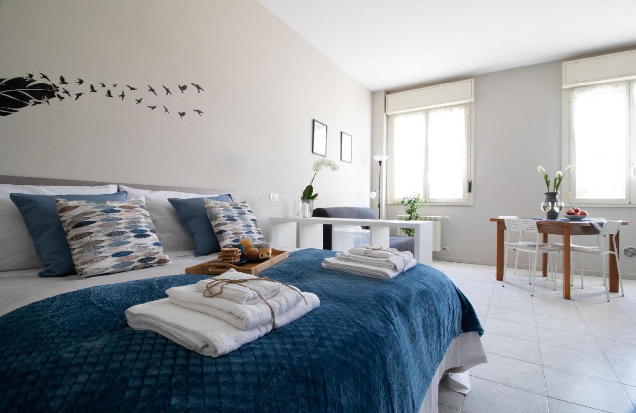 Happy Home Saronno Bagian luar foto