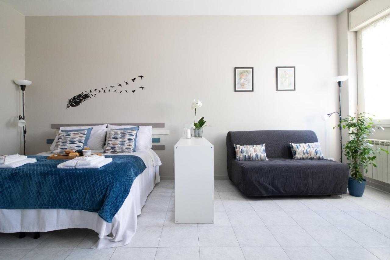 Happy Home Saronno Bagian luar foto