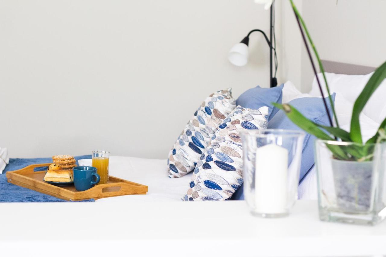 Happy Home Saronno Bagian luar foto