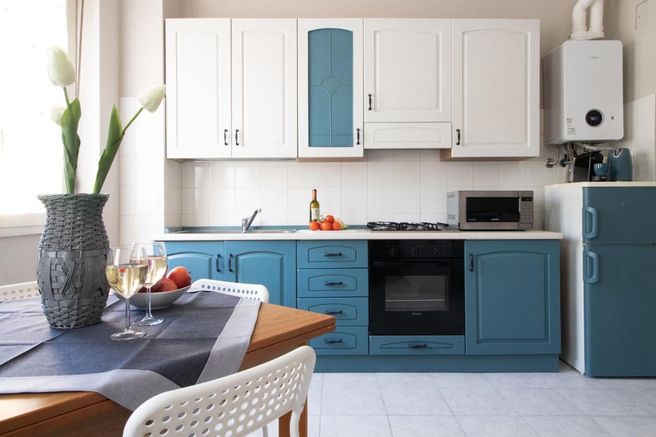 Happy Home Saronno Bagian luar foto